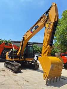 รถขุดตีนตะขาบ CAT 323D มือสอง ยี่ห้อ Caterpillar ขนาดกลาง ใช้ระบบไฮดรอลิก สำหรับงานก่อสร้าง - Product Image 2