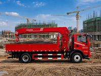 Camion à flèche rotative de qualité industrielle avec bras télescopique pour le levage dans la construction