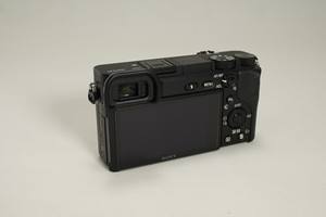 Cámara DSLR de Segunda Mano A6400 con Sensor CMOS Full HD y Tarjeta SD para Grabación de Vídeo, Económica - Product Image 2