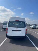 VENTES CHAUDES pour Nissan Urvan d'occasion 2.5L Diesel Manuel Minibus 16 places