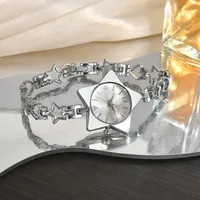 Montre pour femme en alliage, mouvement à quartz, style créatif, bracelet de luxe réglable, montre bracelet étoile, occasion spéciale