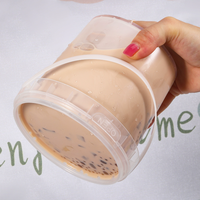 Vente à emporter personnalisée 1000ml 32oz Fruits Grandes Tasses Seau PP Gobelets en plastique 1000 Boba Lait Thé Bière Tasse avec couvercles et poignée