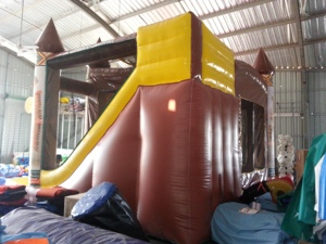 ปราสาทลมเป่าลมรูปหัวใจธีมความรัก เป็นมิตรกับสิ่งแวดล้อม ทำจาก PVC รับน้ำหนักได้ 800 กก. สำหรับเด็ก 12 คน เหมาะสำหรับสวนสนุกในเมือง - Product Image 2