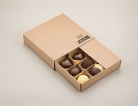 Boîte cadeau pliante de luxe personnalisée avec laminage mat et doublure en éponge, impression à l'encre de soja, emballage durable pour les truffes au chocolat