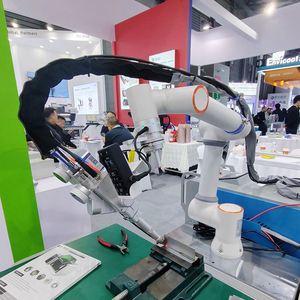 Robot de palettisation à 6 axes certifié CE, best-seller HWINT, pour la palettisation, le tri des emballages et la manutention sur convoyeur - Product Image 1
