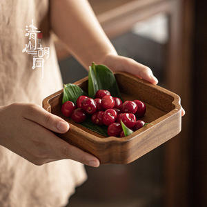 Plateau à fruits en bois de noyer Qingshan Hutong, forme irrégulière, plateau à thé et à collations en bois massif pour la maison et les fêtes - Product Image 3