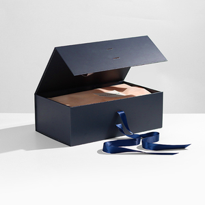 Soluciones de embalaje de papel rígido personalizables adecuadas para todas las industrias, venta al por mayor, caja plegable de regalo magnética de lujo con cinta - Product Image 1