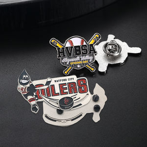 Venta al por mayor de alfileres de solapa, alfileres metálicos de aleación de zinc esmaltados suaves, alfileres deportivos de <span class=keywords><strong>hockey</strong></span> sobre hielo de béisbol plateados 3D personalizados para gorras o ropa - Product Image 1