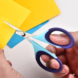 กรรไกรสำนักงานสกายบลูชุด 3 ชิ้นสแตนเลสสตีลงานฝีมือเย็บผ้าใช้ในบ้านหัวตรงด้ามสีฟ้า - Product Image 1