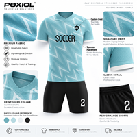 Tenues de football personnalisées légères, maillots et shorts de match personnalisés avec emblèmes de club, noms et numéros pour les clubs britanniques, vêtements d'équipe saisonniers