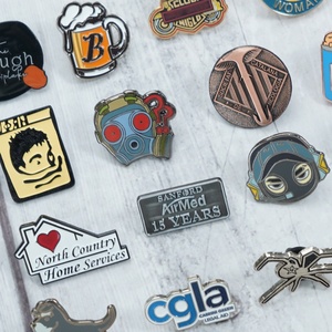 Pin de Esmalte con Diseño Personalizado, Logotipo Personalizado, Diseño 2D, Pin de Metal de Aleación 56D, Broche para Club de Negocios, <span class=keywords><strong>Academia</strong></span>, Insignias de Regalo para Sombrero o Ropa - Product Image 1