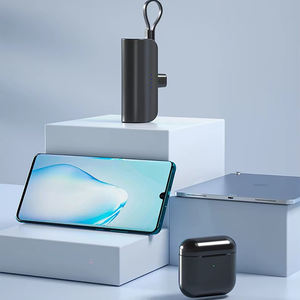 Charge d'urgence câble intégré Mini 5000mAh <span class=keywords><strong>batterie</strong></span> <span class=keywords><strong>externe</strong></span> de secours Portable universel Type C Power Bank avec lanière - Product Image 3