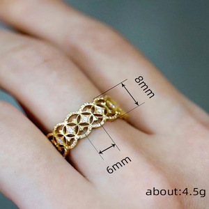 Anello Vintage con Motivo Geometrico, Stile Corte Francese, Corona Traforata Floreale, Anello Statement per Donne - Product Image 4