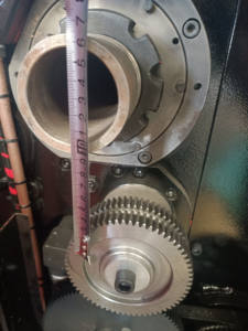 Torno de cama de hueco de metal horizontal de servicio pesado Torno de metal de banco con alta capacidad de mecanizado - Product Image 6