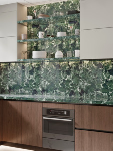 Gabinetes <span class=keywords><strong>de</strong></span> <span class=keywords><strong>Cocina</strong></span> Modernos en Forma <span class=keywords><strong>de</strong></span> L Personalizados con Revestimiento <span class=keywords><strong>de</strong></span> Piedra Sinterizada Verde, con Refrigerador <span class=keywords><strong>y</strong></span> <span class=keywords><strong>Horno</strong></span> Integrados <span class=keywords><strong>para</strong></span> Vliia - Product Image 3