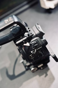 ใช้ราคาถูกสำหรับ <span class=keywords><strong>EOS</strong></span> C100 Mark 1 Full HD 1080P กล้องโรงภาพยนตร์ที่มีเซ็นเซอร์ CMOS และการ์ด SD - Product Image 5