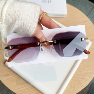 European American Style <b>Frameless</b> Color Changing Sunglasses Metal <b>Frame</b> PC Lens UV400 Protection Unisex Street Fashion - Product Image 3