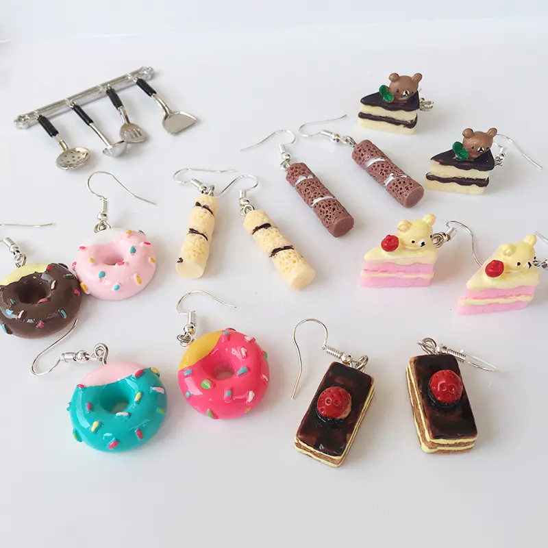 Simpatici orecchini Cupcake in resina divertenti orecchini a ciambella multicolori fatti a mano creativi per gioielli da ragazza studentessa