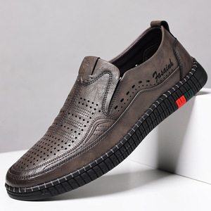 Zuecos casuales de cuero para hombre, sin cordones, con diseño hueco y transpirable, modelo 9985, en negro y gris, sandalias para adulto. - Product Image 1