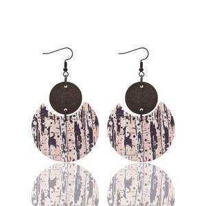 Boucles d'oreilles en similicuir Boucles d'oreilles pendantes en cuir coloré Crescent Check pour femme Uionen 915 - Product Image 4