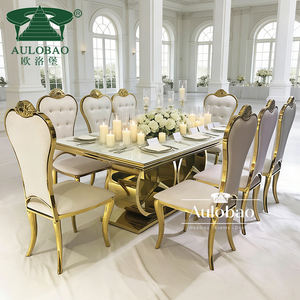 Mesa de Comedor Rectangular de Diseño Elegante en Acero Inoxidable Dorado con Sillas - Product Image 5