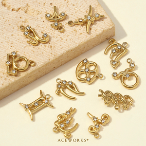 Amuletos del Zodiaco con Cristales de Circonia Cúbica |   Colgante de Acero Inoxidable con Baño de Oro PVD de 18K y Zirconia, Signo del Zodíaco, Venta al por Mayor a Granel |   Resistente al agua y sin deslustre - Product Image 3