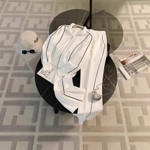 热销对比女款上下套装时尚女装休闲套装经典女装运动服套装 - Product Image 2