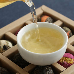 Té de Jazmín Chino Hecho a Mano, Bola de Té Pu'er con Flores Secas Personalizadas, Bolsa N25, Saludable - Product Image 4