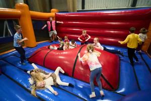 Montagne Gonfiabili Rosse per Giochi di Salto per Bambini, Casa Gonfiabile Morbida a Forma di <span class=keywords><strong>Montagna</strong></span> - Product Image 4