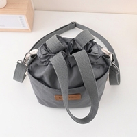 Sac à bandoulière léger pour bouteille d'eau avec logo personnalisé, sangle réglable, idéal pour les voyages, les activités de plein air et l'usage quotidien
