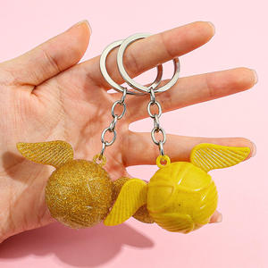 Porte-clés en caoutchouc en forme de petit elfe avec dague volante, impression en relief 3D, pendentif exquis, cadeau, vente en gros, poupées, boîtes mystérieuses - Product Image 2