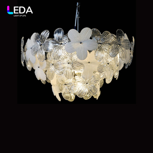 LEDA Dernière décoration de plafond de mariage Lustre suspendu en forme de fleur Lustre à LED pour activités de mariage - Product Image 2