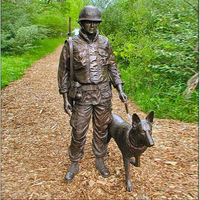 Personnage militaire de monument commémoratif en bronze pour l'extérieur sculpture grandeur nature statue de soldat en bronze