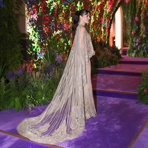 Robe de soirée de luxe Serene <span class=keywords><strong>Hill</strong></span> LA73534, lourdement ornée de perles, avec cape, coupe sirène, col montant, pour célébrités, collection 2026 - Product Image 3