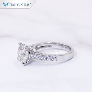 Tianyu personnalisé 14k/18k bague en or blanc 10mm rond coeur et flèche incolore Moissante bague de fiançailles pour dame - Product Image 4