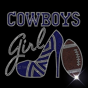 Transfer Termoadesivo con Strass 'They Not Like Us Cowboys Football' per Magliette, Motivo Squadra Sportiva - Product Image 4