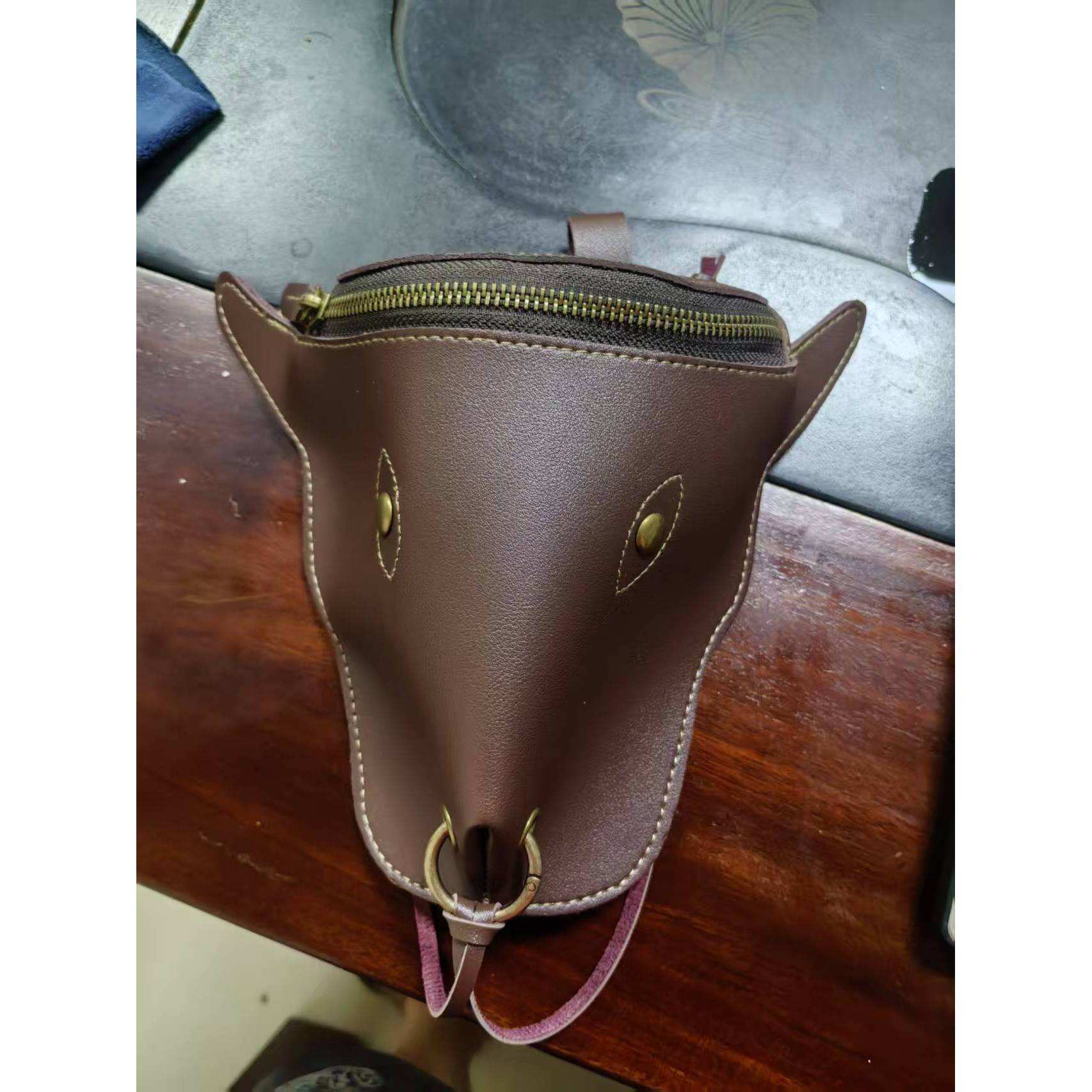 สีน้ำตาล