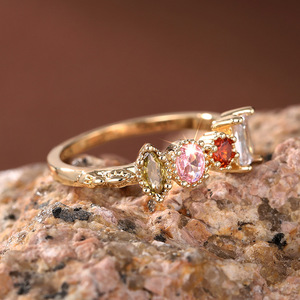 Anello con Design Geometrico Stile Colorato per Donne - Product Image 6