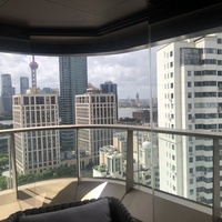 Porte patio transparente pliante en verre sans cadre pour véranda
