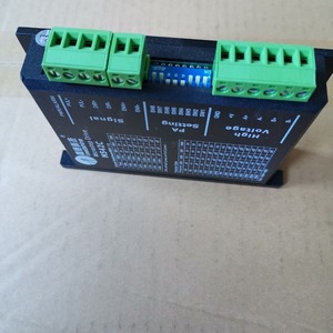 Driver de moteur pas à pas Leadshine M542C pour moteurs pas à pas 24V 3A 1.8 16000 PPR Microstep Drive - Product Image 1