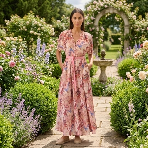 Robe longue maxi rose à imprimé abstrait pour femme, col en V, manches courtes, avec ceinture à nouer – Robe longue fluide bohème pour soirée d'été - Product Image 3