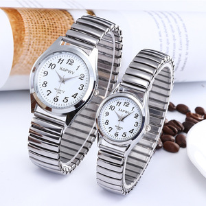Montre analogique à grand cadran pour hommes et femmes, en acier inoxydable, à quartz, avec bracelet élastique, pour personnes d'âge moyen et âgées, coffret cadeau charmant pour couple - Product Image 3