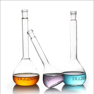 Alpha Plus Flasks, cristalería de laboratorio, matraz volumétrico transparente de grado A con tapón de vidrio molido o tapón de plástico - Product Image 2