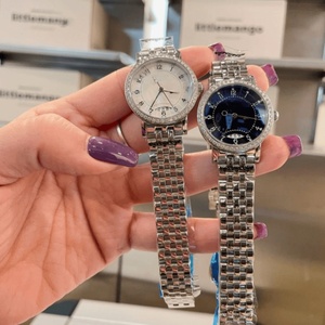 Montre pour femme avec lunette sertie de diamants ronds, cadran noir ou blanc et bracelet en acier inoxydable Longinesing - Product Image 5