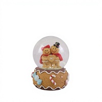 Décoration d'intérieur de Noël, artisanat festif, cadeau personnalisé, globe à neige assorti, maison en pain d'épices et figurine de couple, boule de neige
