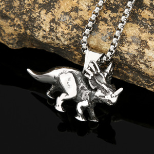 Yunnique – collier avec pendentif Triceratops en acier inoxydable, chaîne de 60cm, bijoux de forme animale à la mode pour hommes - Product Image 1