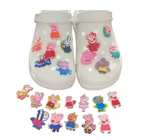 Yeni tasarım yumuşak Pvc pembe Pepa domuz aksesuarları ayakkabı Charm toptan bebek tarzı ayakkabı aksesuarları ile ayakkabı dekorasyon Charms