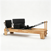 Tempat Tidur Pilates Reformer Profesional dengan Rangka Kayu Karet Thailand, Dapat Disesuaikan Multi-sudut, Peralatan Latihan untuk Studio Pilates dan Kesehatan