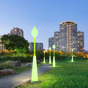 Poste blanco de tráfico impermeable de alta luminosidad, luz de calle LED solar todo en uno, lámpara de luz solar de jardín IP65