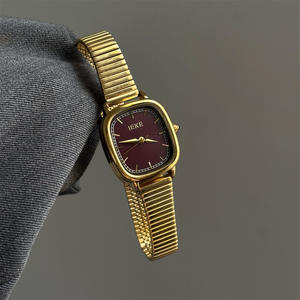 Reloj de cuarzo de alta gama, elegante y de lujo, reloj de mujer rectangular retro de aleación, correa de acero inoxidable - Product Image 1